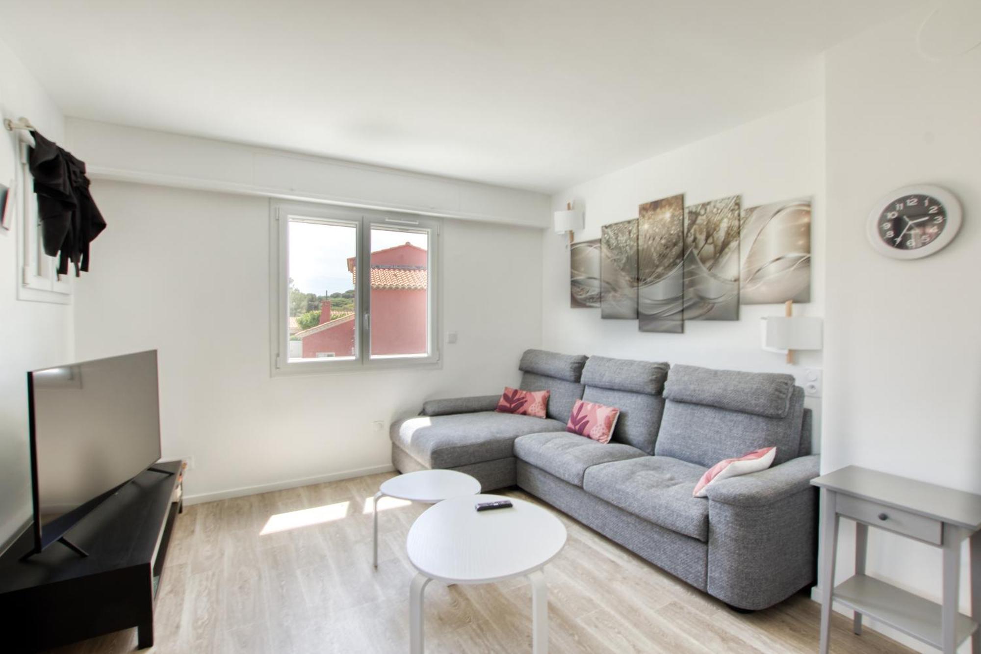 Apartment T3 Les Pins-les Pesquiers Clim Wifi 100m De La Plage By Hc *